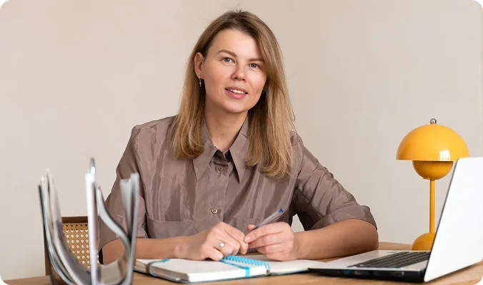 Emma de Vries
Functie: Hoofdredacteur en taalexpert